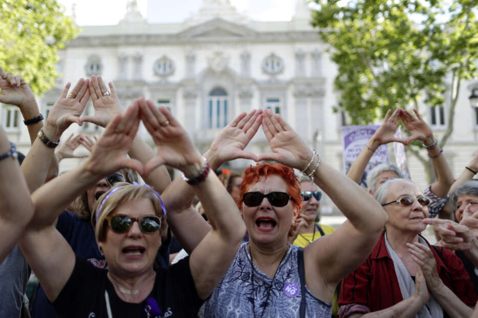 Demonstrationen 2018 in Spanien gegen die milden Urteile für Sexualstraftäter. (Archivbild)
