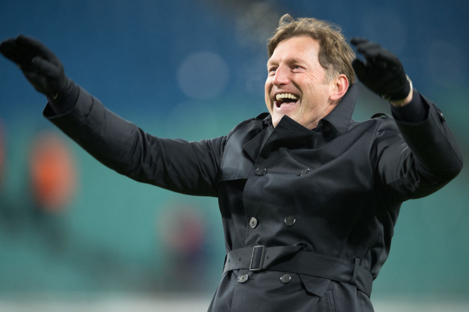 Ralph Hasenhüttl bejubelt den kürzlichen 2:1-Sieg gegen den FC Bayern. Ein Engagement beim Rekordmeister ist nach seinen jetzigen Aussagen unwahrscheinlich.