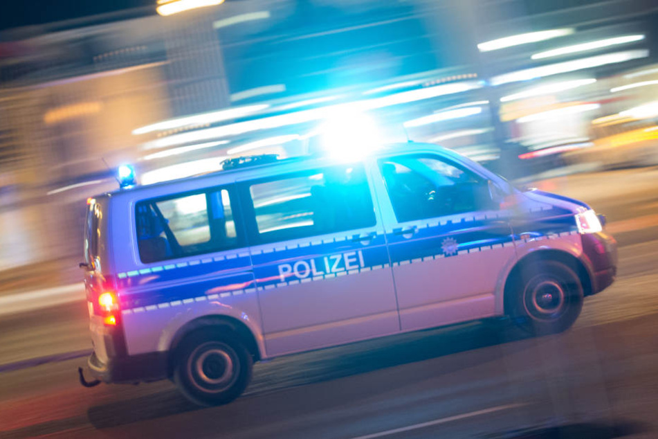 Der Lkw-Fahrer wurde beim Unfall auf dem Autohof tödlich verletzt. (Symbolbild)