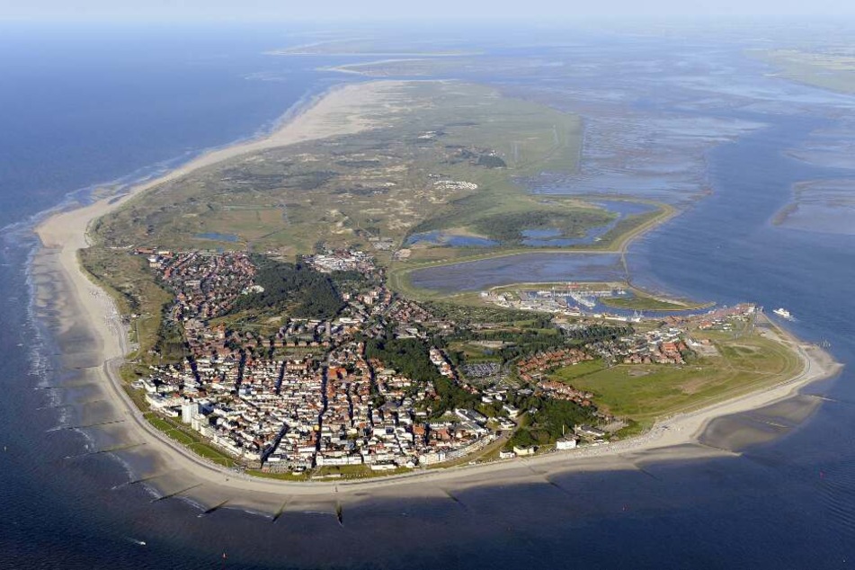 Die Luftaufnahme zeigt die ostfriesische Insel Norderney.