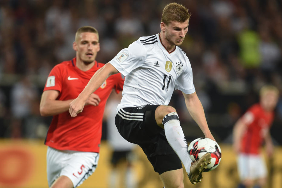 In der WM-Quali avancierte Timo Werner (r., hier gegen Gustav Valsvik) beim 6:0 gegen Norwegen in Stuttgart mit zwei Toren zum Matchwinner.