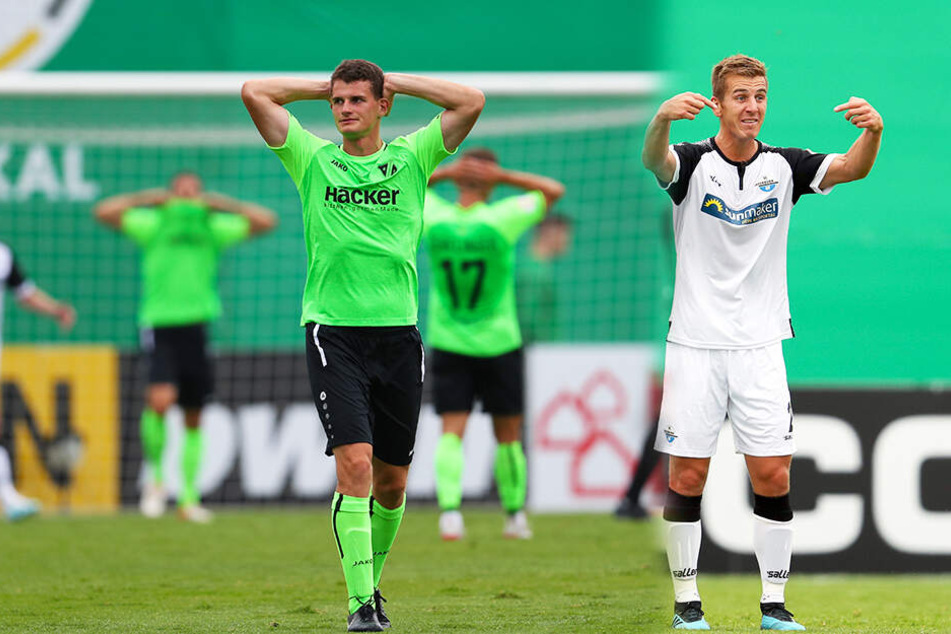 Fassungsloser SV Rödinghausen: Der Regionalligist vergab einige Chancen, während Paderborn um Uwe Hünemeier (r.) seine Möglichkeiten nutzte. (Bildmontage)