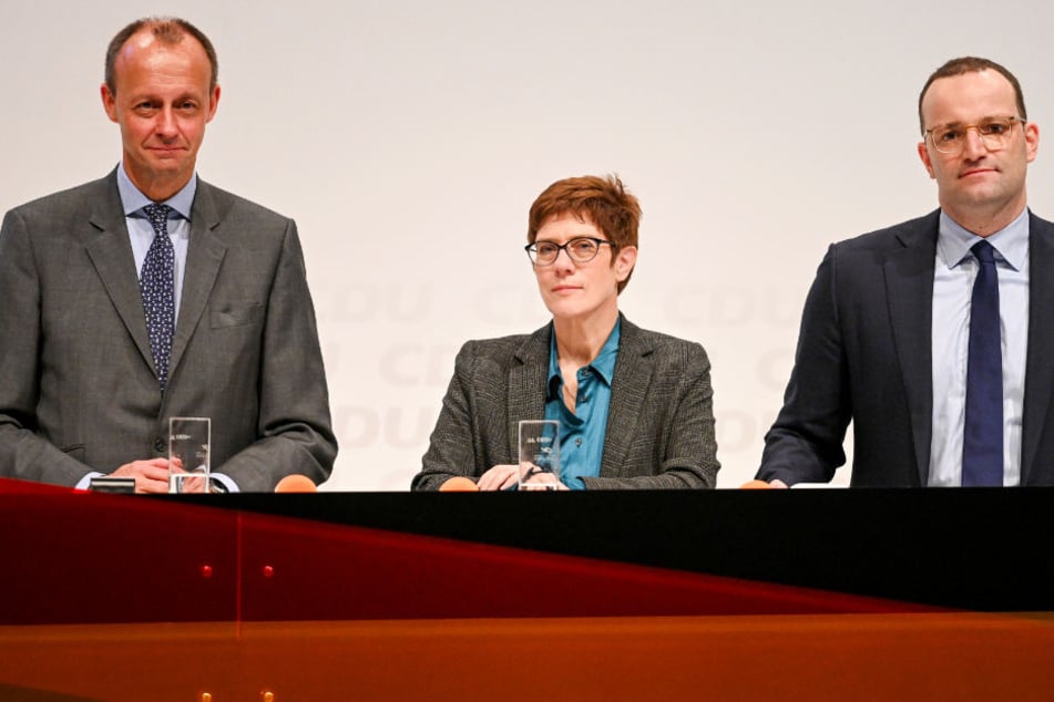 Die Kandidaten für den CDU-Vorsitz: Ex-Unionsfraktionschef Friedrich Merz (alle CDU,l-r), Generalsekretärin Annegret Kramp-Karrenbauer und Gesundheitsminister Jens Spahn.