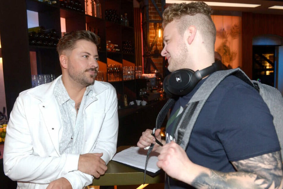 Für John und Jonas steht ein DJ-Battle bevor.