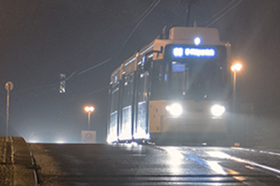 Erst am Montagabend ist eine 46-Jährige in Pankow von einer Tram angefahren und verletzt worden. (Symbolbild)