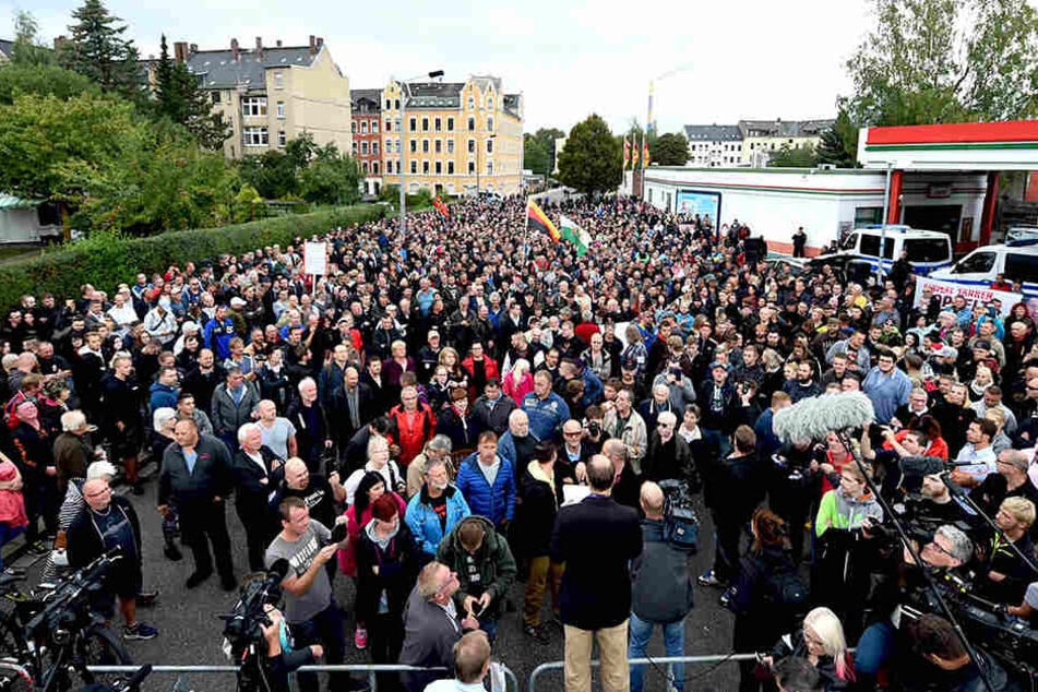 Zahlreiche Teilnehmer nahmen an einer "Pro Chemnitz"-Kundgebung im August 2018 teil.