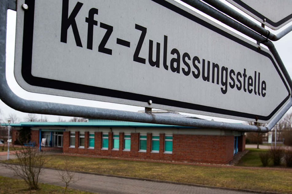 Den Weg zur Zulassungsstelle können sich künftig viele Autofahrer sparen.