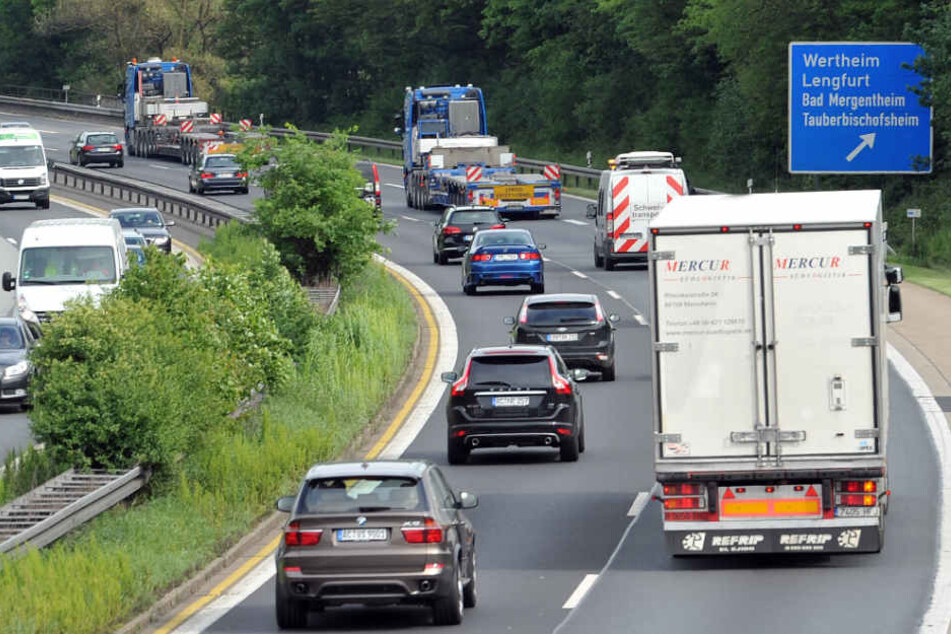 Auf diesem Archivbild von 2014 ist der Autobahnabschnitt noch zweispurig. Das ändert sich nun.