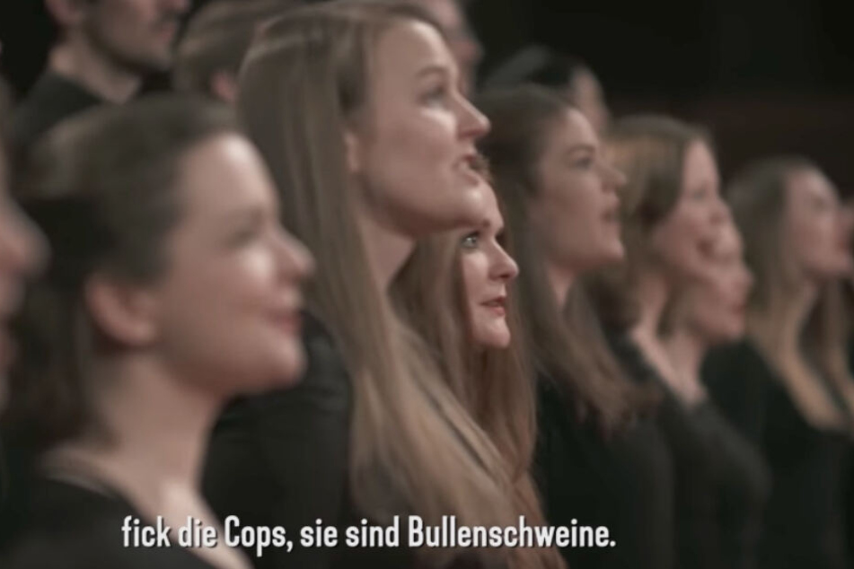 "Fick die Cops": Dieses Video des öffentlich-rechtlichen Formats "Strg_F" hatte Räpple jüngst kritisiert. (Screenshot)