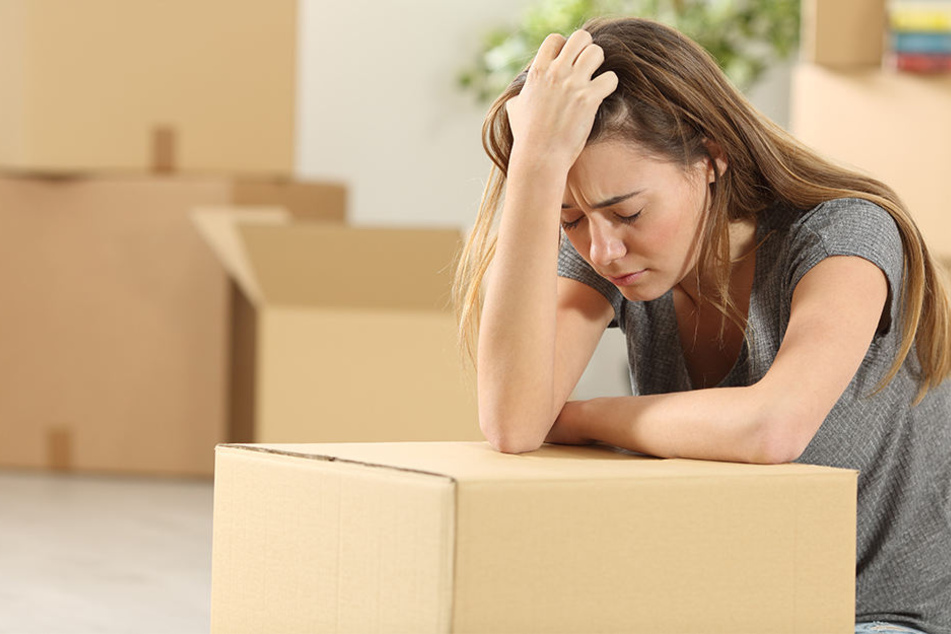 Hartz-IV-Empfänger, die nichts von ihren Bezügen für eine Wohnung abzwacken können, müssen oft in eine günstigere Bleibe umziehen.