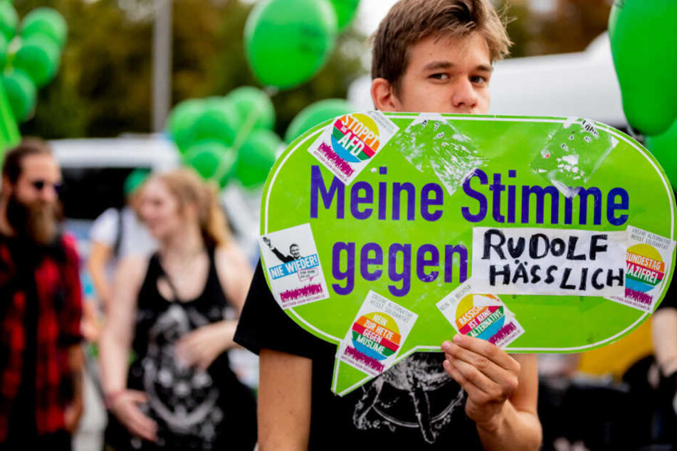 Ein Demonstrant auf einer der Gegendemos.