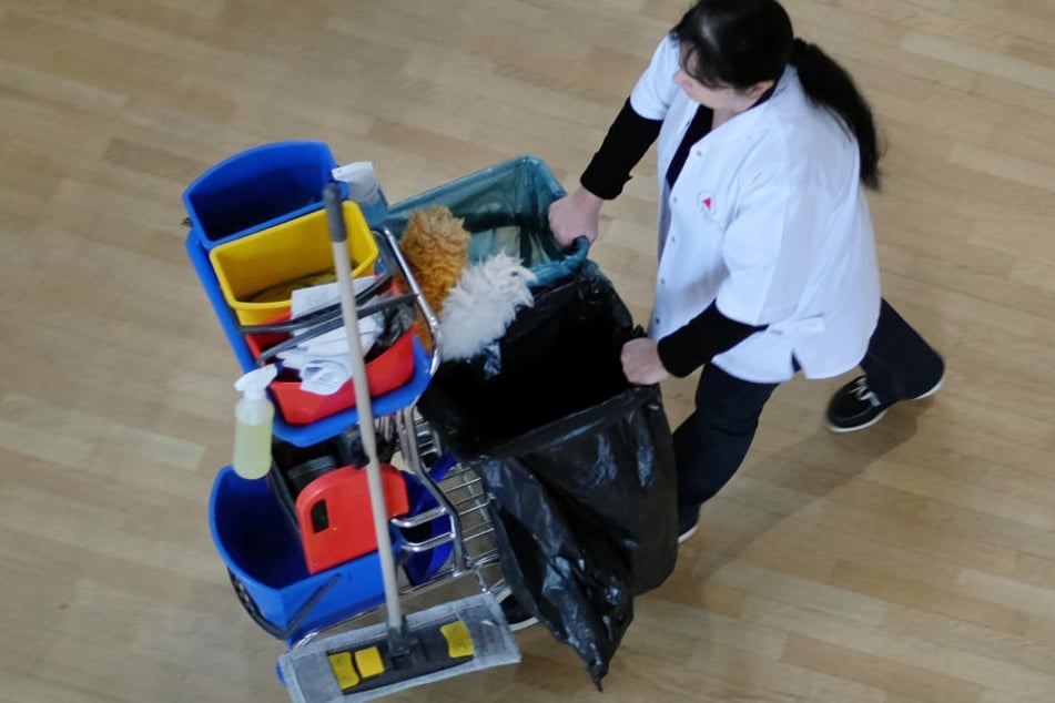 Nach dem eigentlichen Job noch putzen gehen? Das lohnt sich kaum.