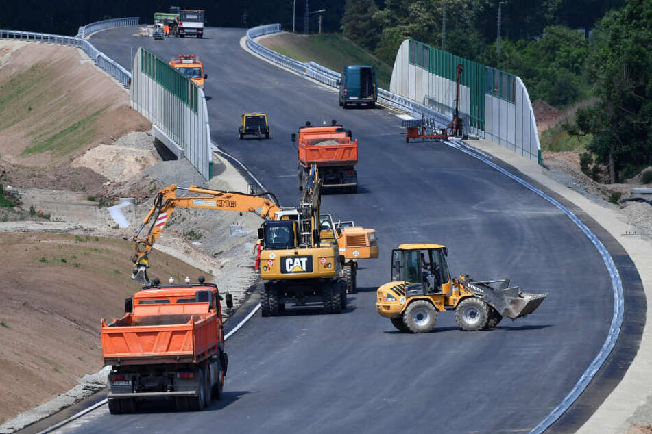 Auf den Straße in Thüringen müssen die Beläge erneuert werden.