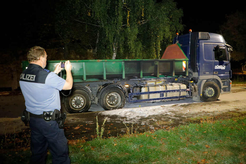In der Max-Müller-Straße brannte ein Lkw.