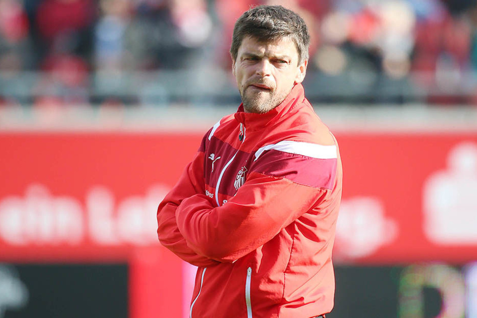 FSV-Trainer Torsten Ziegner schaute angesichts der„billigen“ Gegentore alles andere als glücklich.