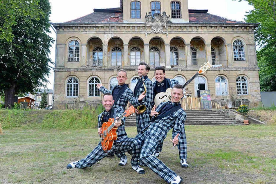Die Leipziger Rock'n'Roll-Band "Firebirds" rockt ab Ende August den Schlossgarten mit ihrer Burlesque-Show.
