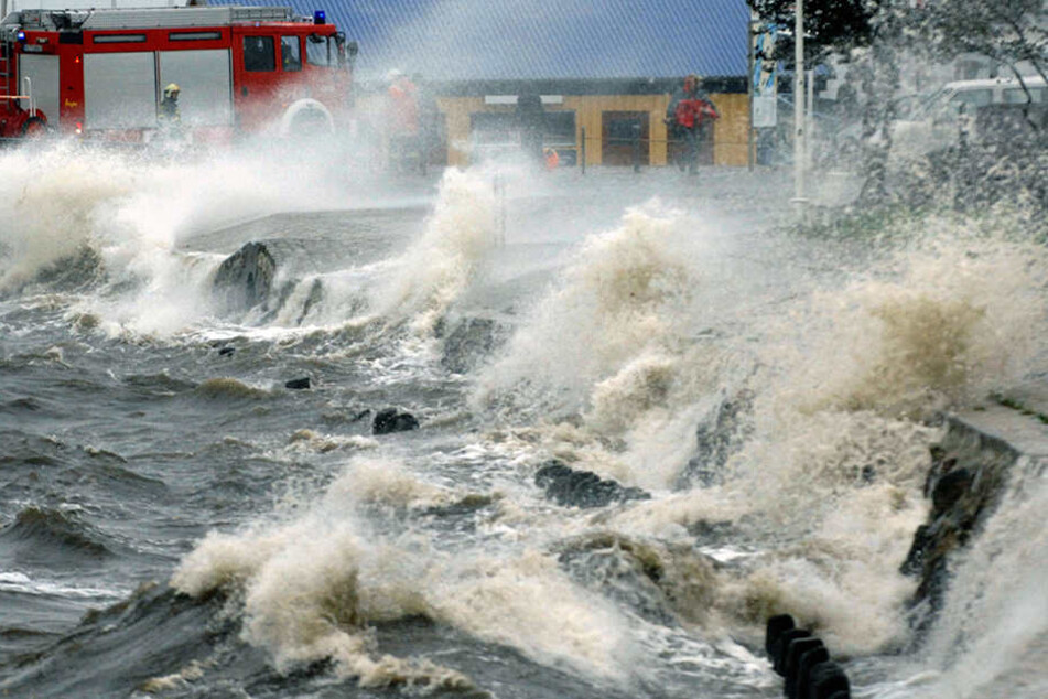 An der Ostseeküste wird in der Nacht zum Donnerstag eine Sturmflut erwartet. (Symbolbild)