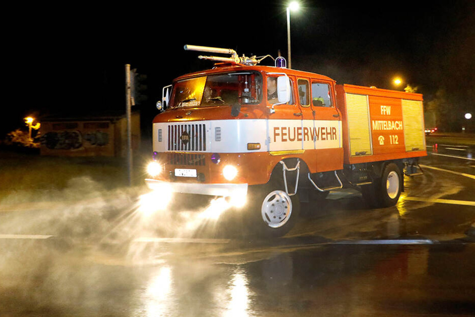 Die Mittelbacher Feuerwehr kühlte den Südring mit einem W-50-Löschwagen (Baujahr 1989).