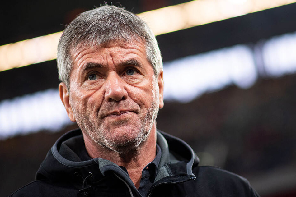 Friedhelm Funkel weiß noch nicht, ob er seinen Vertrag bei Fortuna Düsseldorf verlängern will.