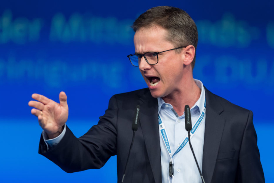 Unionsfraktionsvize Carsten Linnemann (40) will das Parlament verschmälern.