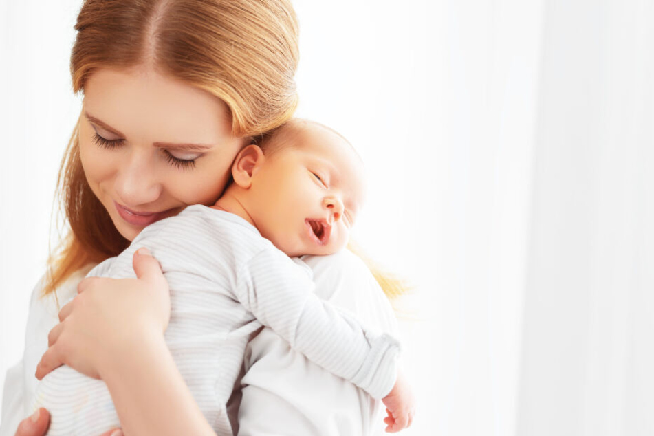 Hautkontakt zu den Eltern ist das größte Geschenk für ein Baby.