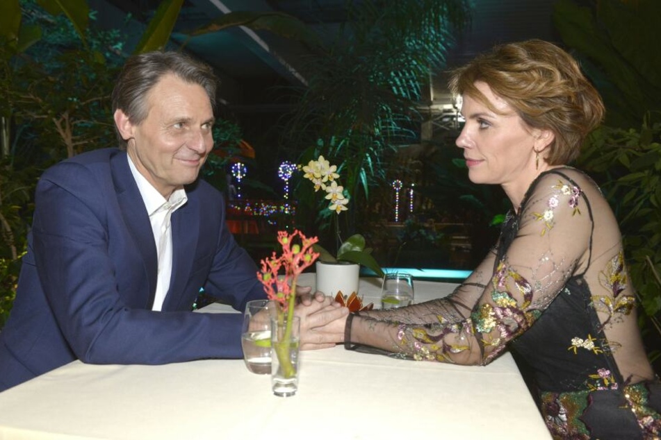 Jo und Yvonne gaben sich im großen GZSZ-Special das Ja-Wort - dann eskalierte die Situation.