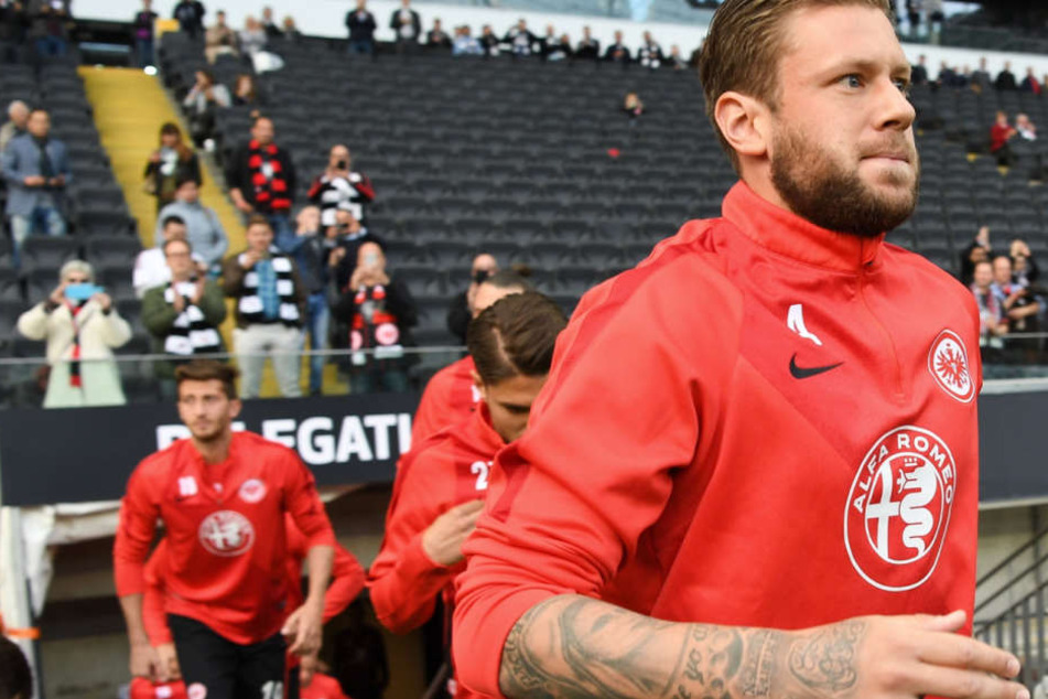 Ausgenommen eines kleinen Intermezzos beim VfL Wolfsburg kickt Marco Russ (32) seit 2004 für die Profis der Eintracht.