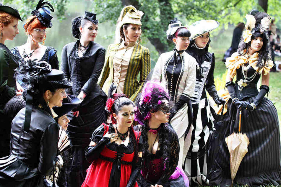 Zum 26. Wave-Gotik-Treffen erwarten die Veranstalter wieder rund 20.000 Fans der düsteren Szene in Leipzig.