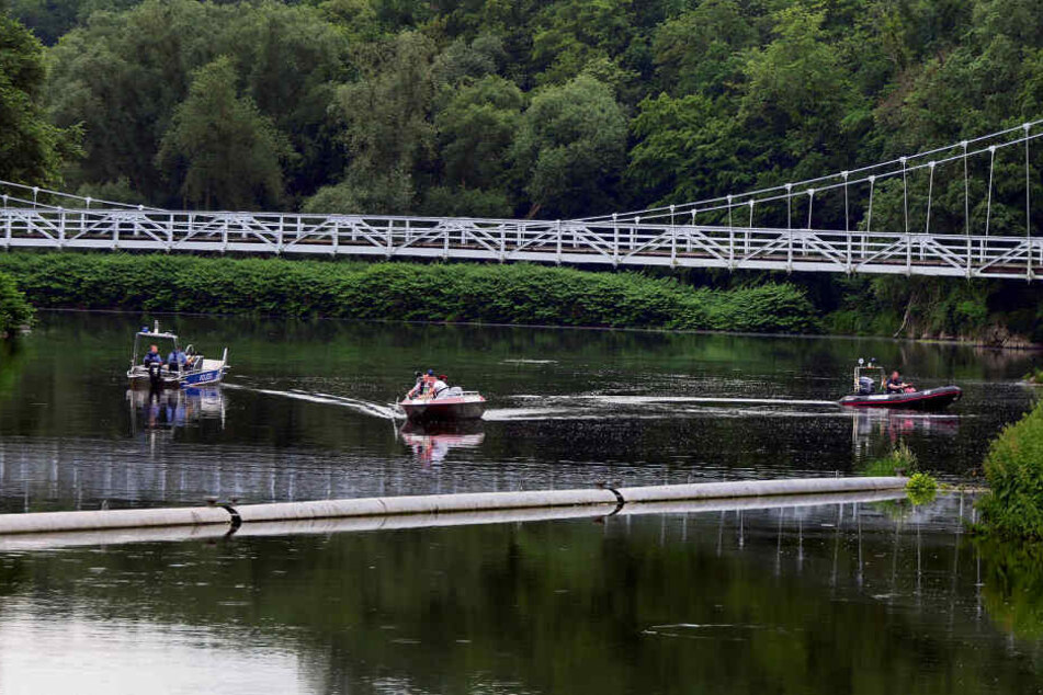 Von dieser Brücke sprangen die drei Jugendlichen etwa sechs Meter in die Tiefe.