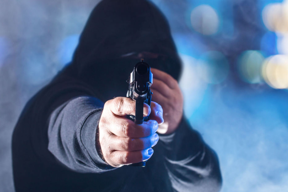 Die Täter hatten eine Schusswaffe. (Symbolbild)