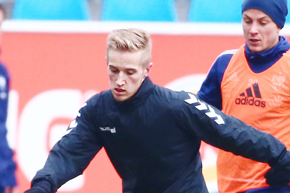 CFC-Leihgabe Alexander Dartsch (l.) hatte einige gute Szenen. Hier ist vor Fabian Stenzel am Ball.