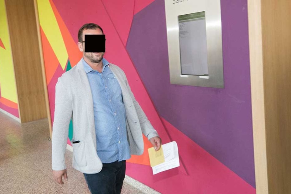 Mike P. (34).