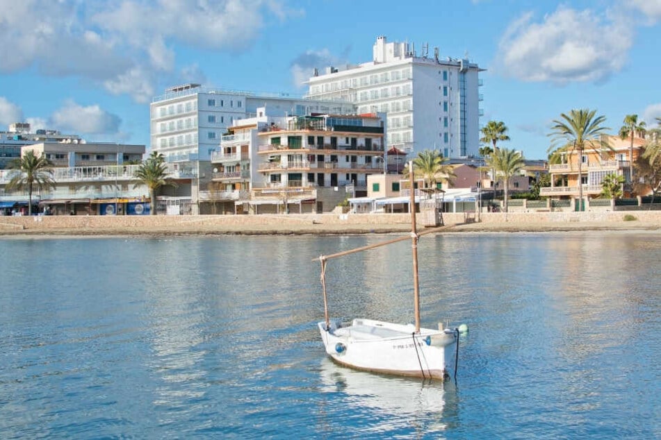An der Playa de Palma ist ein deutscher Tourist ums Leben gekommen. Die genauen Todesumstände sind noch unklar. (Symbolbild)