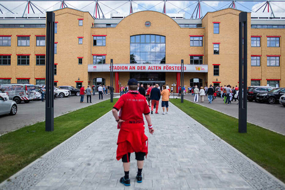 Sonst jubeln im Stadion An der Alten Försterei nur die Fans des 1. FC Union Berlins. Zum Immatrikulationsfest werden es rund 14.000 Studenten sein.