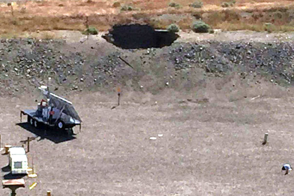 Das von der US-Energiebehörde zur Verfügung gestellte Video-Standbild zeigt einen sechs mal sechs Meter großen Erdeinbruch auf dem Gelände der "Hanford Nuclear Reservation".