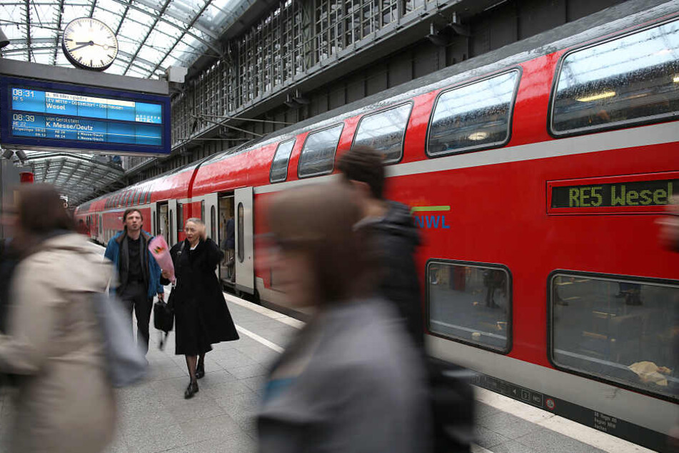 Bahn-Reisende müssen sich auf etliche Einschränkungen einstellen.