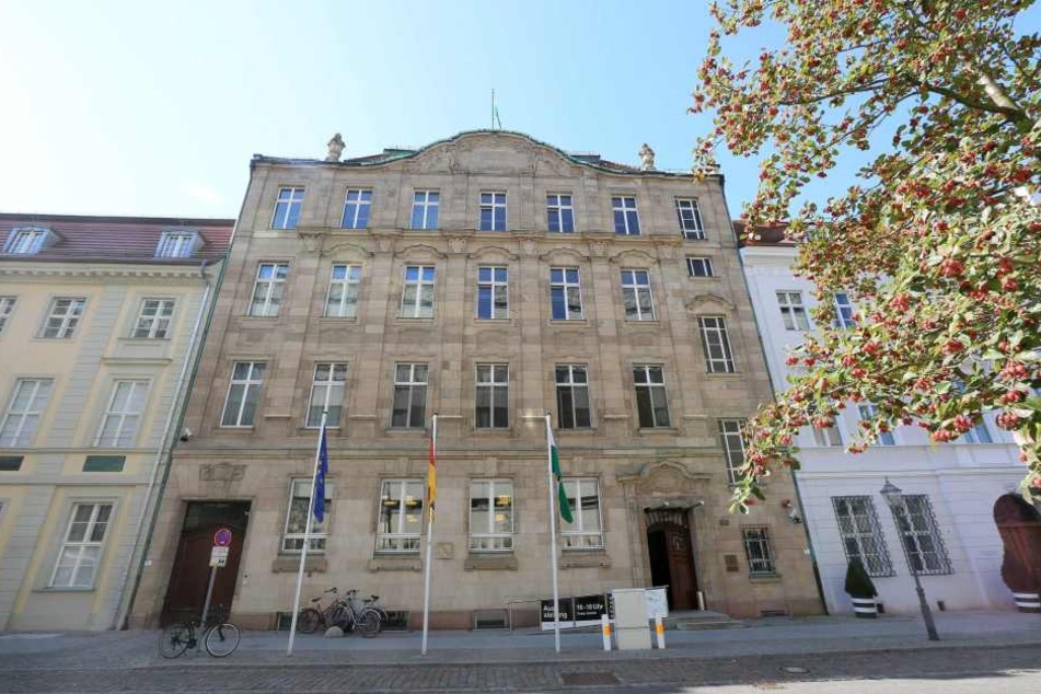 Weiß-Grün mitten in Berlin: die sächsische Vertretung in der Brüderstraße in
Berlin Mitte.