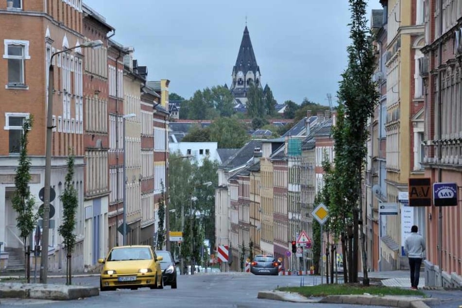 Blick in die Zietenstraße mit der Lutherkirche im Hintergrund.