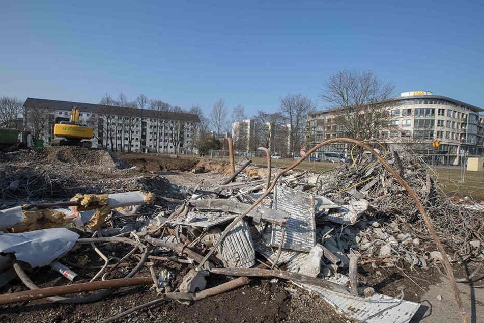 Hier standen mal Plattenbauten. Die letzten Überreste der Häuserzeile
zwischen Nicolaistraße und Striesener Straße in Johannstadt.