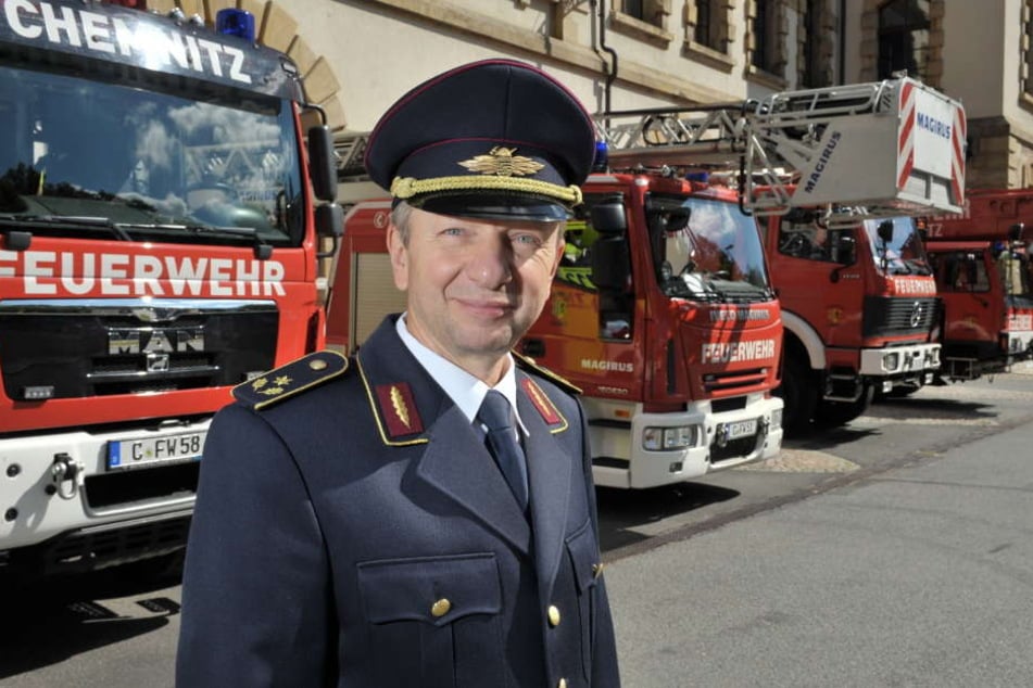 Der bisherige Chef, Bernd Marschner (59), beendet im Spätsommer seine Karriere bei der Chemnitzer Berufsfeuerwehr.