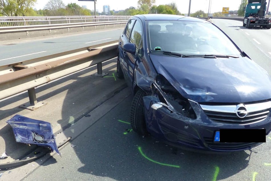 Der Opel Corsa der 77-Jährigen musste abgeschleppt werden.