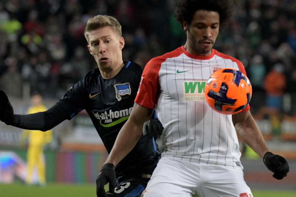 Caiuby (r., hier gegen Herthas Mitchell Weiser) ist seit zwei Tagen spurlos verschwunden.