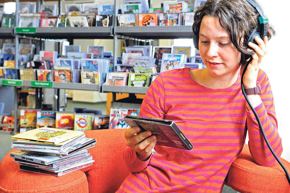 Ottilie Götsch (16) hat im Tietz die Medienbibliothek für sich entdeckt.