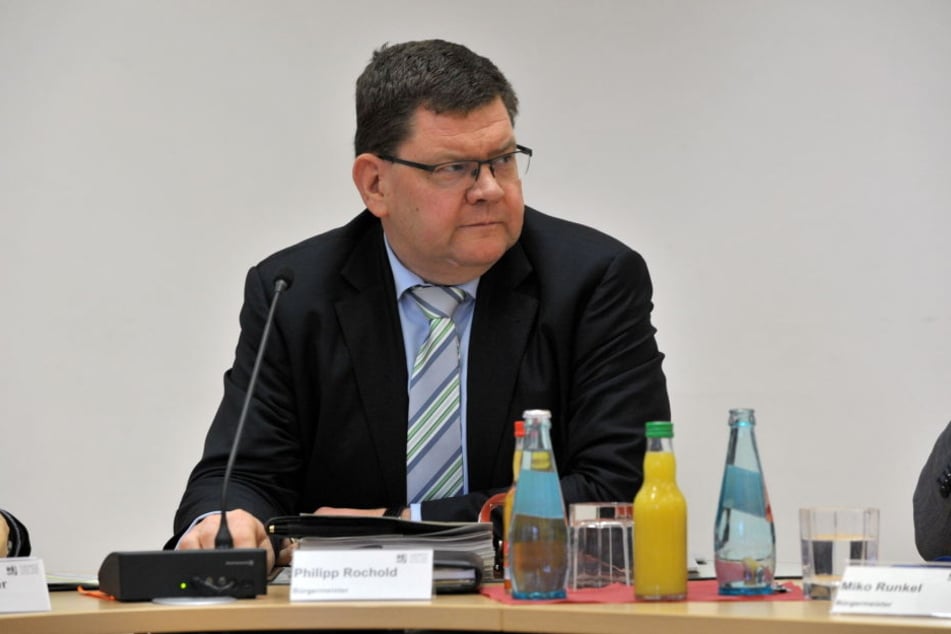 Sozialdezernent Philipp Rochold (55, parteilos) hat zwei Varianten für die Übergangszeit zwischen der Fertigstellung des Gablenzer Bades und der Schließung in Bernsdorf.