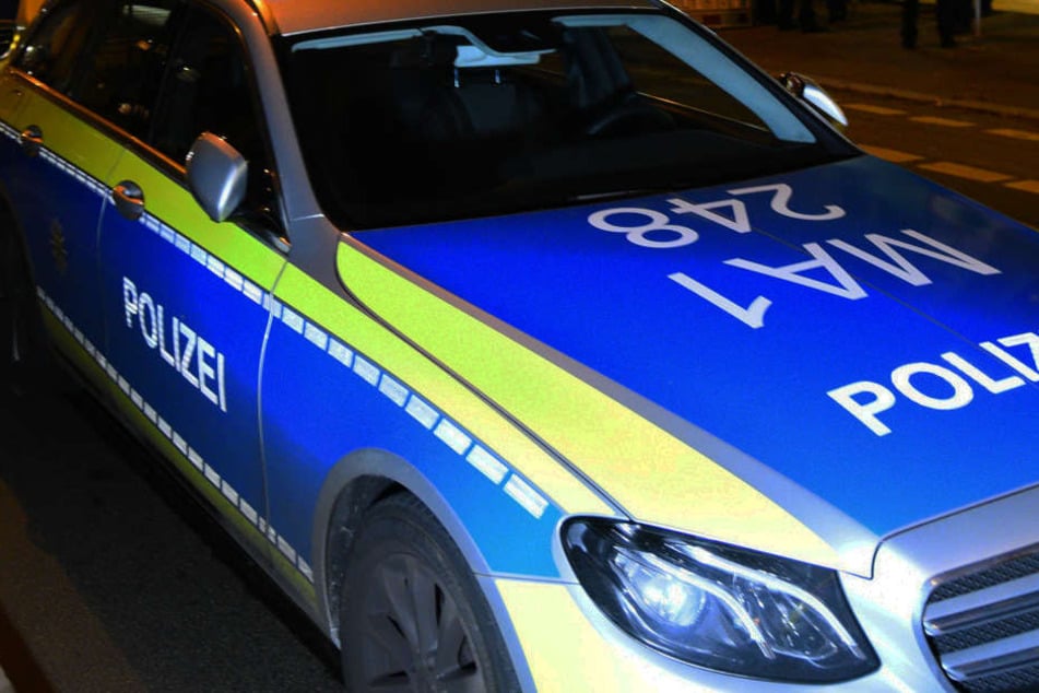 Die Polizei sucht nach den Tatverdächtigen, die den 16-Jährigen angegriffen haben. (Symbolbild)