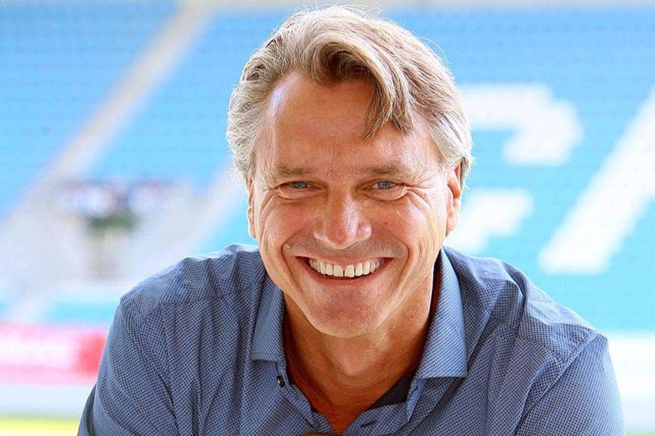 Der neue CFC-Trainer Horst Steffen startet heute erst spät, damit viele Fans dabei sein können.