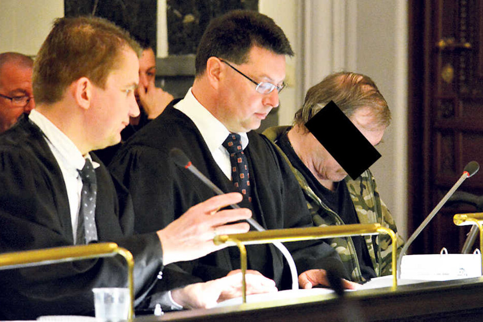 Der Mord-Prozess gegen Helmut S. (61) könnte sogar noch vor der Sommerpause
zuende gehen.