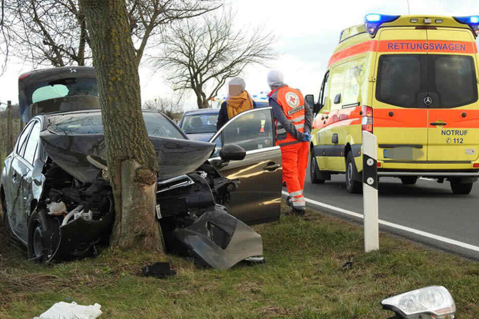 Der Fahrer des Unfallwagens kam schwer verletzt in ein Krankenhaus.