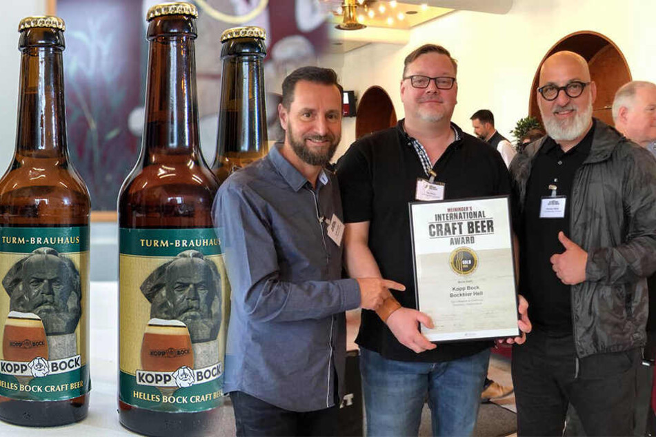 Für das "KoppBock" konnten sich Turmbrauhauschef Andre Donath, Braumeister Yves Hänsel und Geschäftsführer Andreas Müller nun die Goldmedaille abholen.
