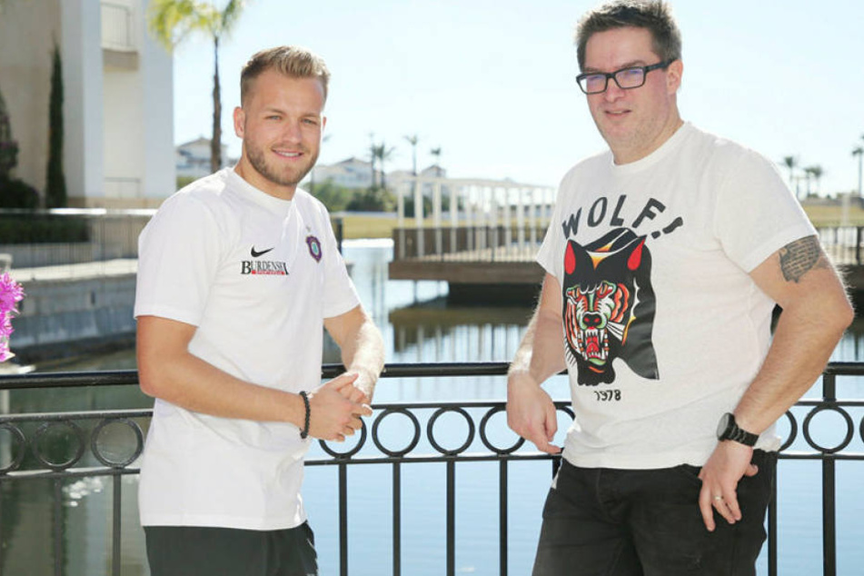 "Veilchen"-Stürmer Pascal Köpke (l.) im Gespräch mit TAG24-Redakteur Thomas Nahrendorf.